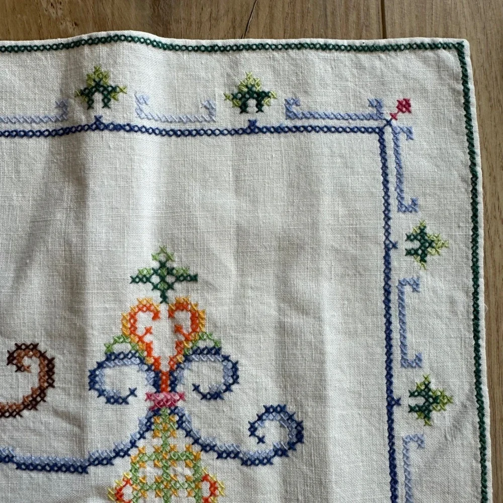 VTG Antimacassar Cross Stitch Vanity Linens 3pc Set Floral Scalloped White Linen